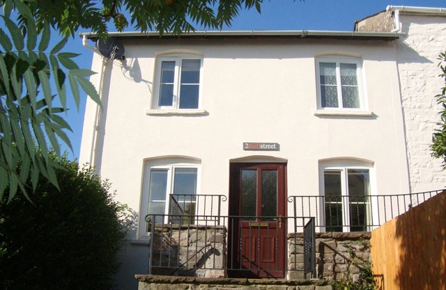 2 Mill Street - 4 star graded holiday cottage in Crickhowell in the Black Mountains in the Brecon Beacons National Park
