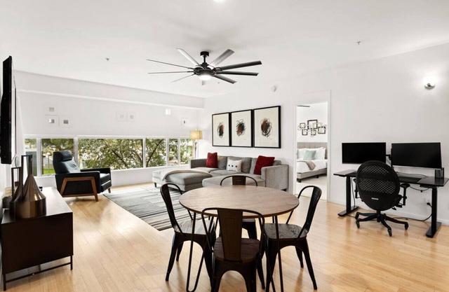 2 mins 2 Mill Ave + ASU | Pool + EV Charging + GYM