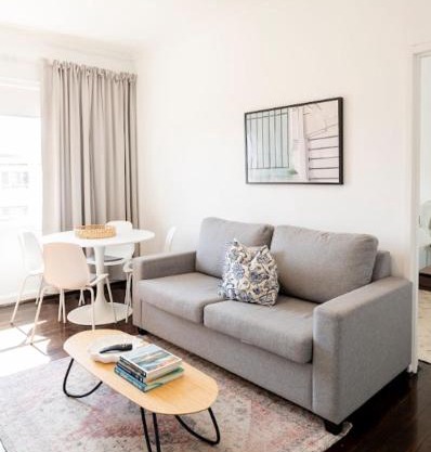 2 Mins to the Beach Modern gem Sleeps 4