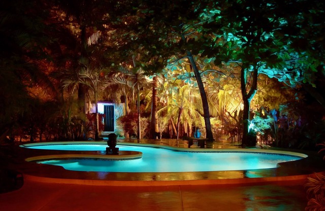 2 MINUTE WALK TO BEACH - Private Pool, Patio & Garden HIDDEN GEM Charming Home