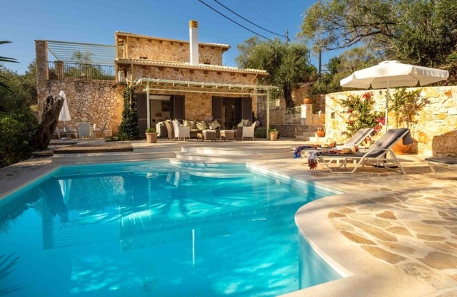 2 minutes walk from Avlaki bay and beach.