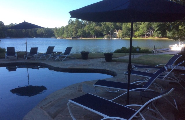 2 Night Min Labor day & Lakefront : 3 Million House, POOL ! Boat to Rent!