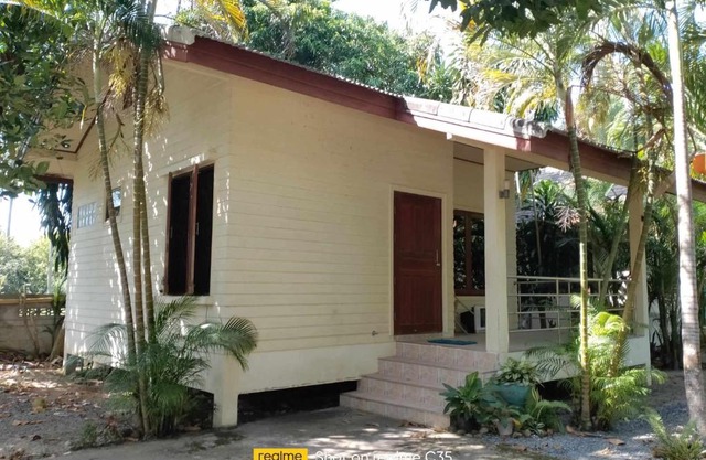 2 one bedroom houses 400 meters from the deach