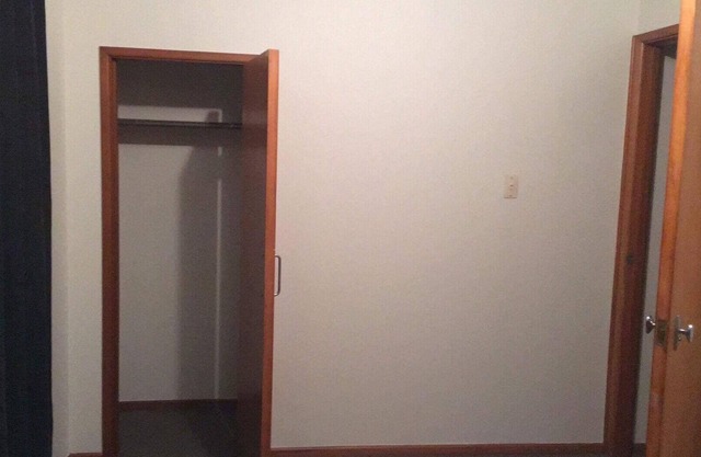 2 Queen and Twin bedrooms available in a Homestay house in Howick Auckland