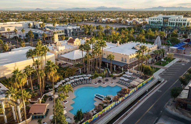 2 Queen Beds & Gorgeous Sunset Views! Pet Friendly, Free Parking!