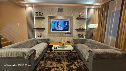 2 room,1 cr, urban, 4 ppl near Highway town proper