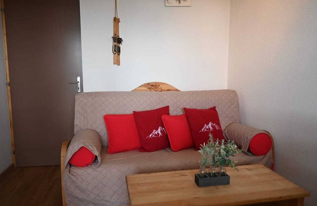2-Room Apartment for 4 in Vallandry, Near Slopes and Shops