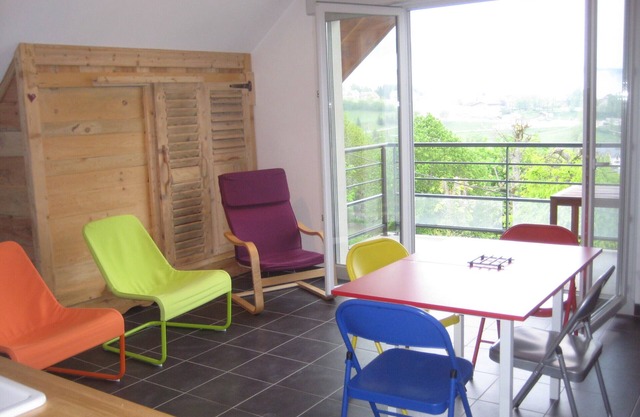 2 room apartment 4 people