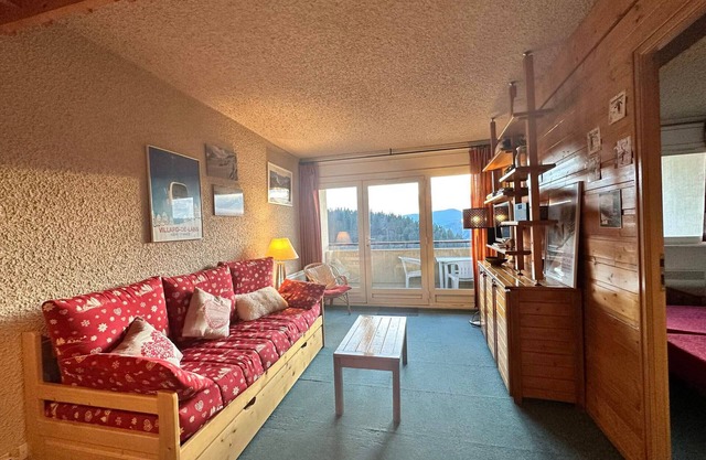 2-room apartment with balcony at the foot of the slopes in Villard-de-Lans