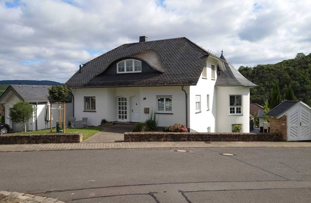 2-room apartment in an idyllic near-by region completely renovated