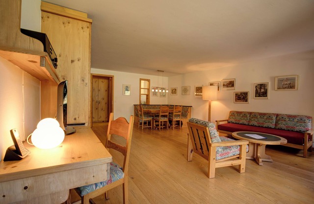 2-room flat with lake view on the 1st floor