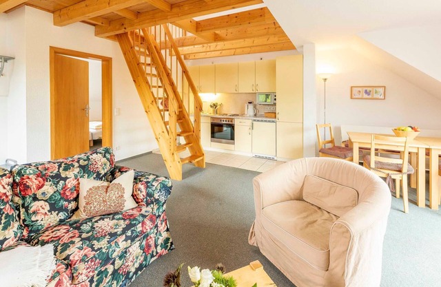 2-room vacation apartment, 6 persons, balcony, upper floor (10) - Müritzparadies - Feriendorf