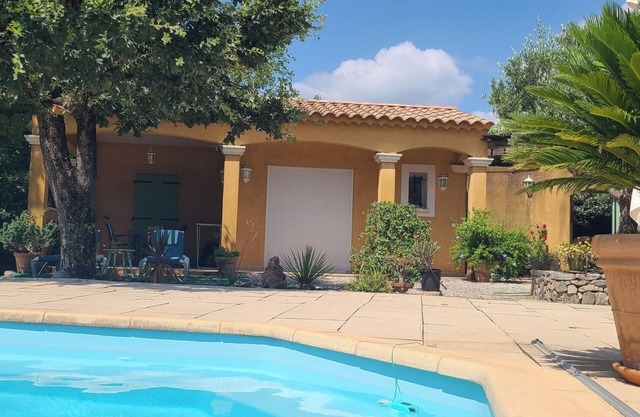 2 rooms 32m ² independent - in the calm in the golf of Barbaroux in Brignoles