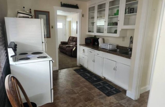 2 Rooms House Close to Downtown with quick freeway
