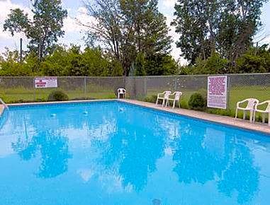 2-Star Hotel ∙ Travelodge by Wyndham Windsor