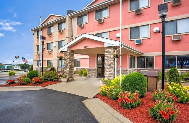 2-Star Hotel ∙ Quality Inn Cedar Rapids South