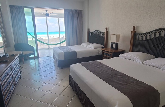 2 Steps to the Beach 2 bedroom apartment