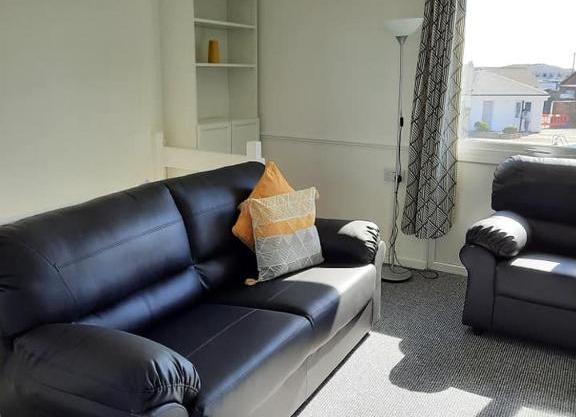 2 Storey 3 Bedroom Chalet -Outdoor Swimming Pool - sleeps up to 6 - 5 min walk to the Beach, near Broads and Great Yarmouth