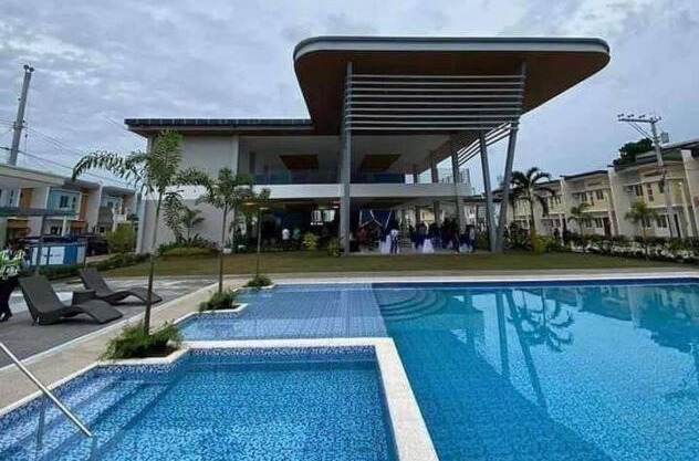 2 Storey House 4 BR Diamond Heights Near Airport