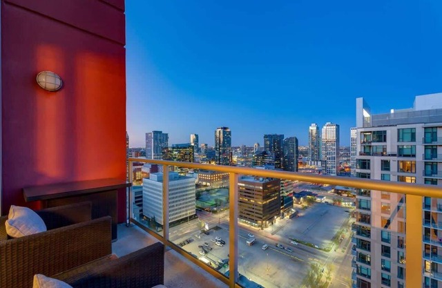 2 Storey Penthouse Panoramic Views,Parking,Stampede