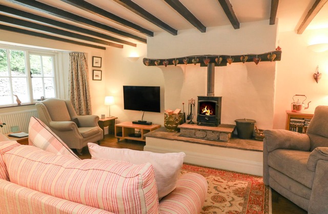 2 STORRS COTTAGES, pet friendly, with open fire in Ingleton