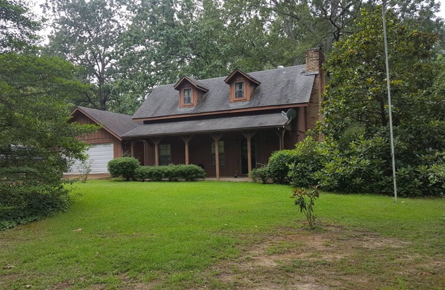 2 Story; 2 bed 2 bath house.