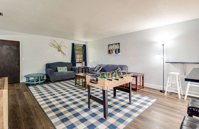 2-Story 3/2.5 Townhome in the heart of Downtown Deland