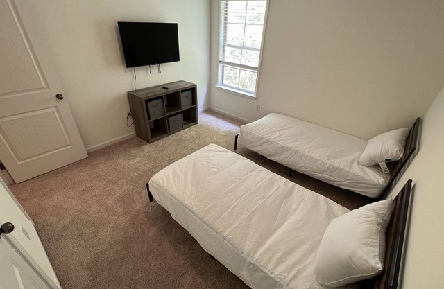 2 Story, 3 Bed/2 Bath Townhome in the heart of Hoover, AL
