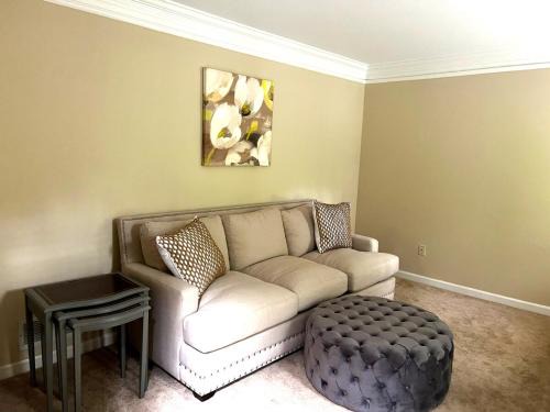 2-story family pool home in Oxford, 30 min to ATL