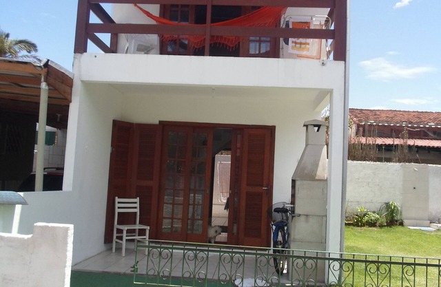 2-story house 50 meters from Armação- Floripa beach