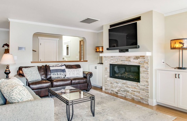 2-story lakefront home spacious deck, gas grill, firepit, fireplace, lake views
