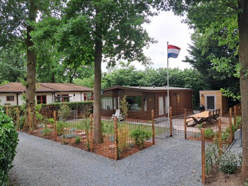 2 tot 6 persoons Natuurhuisje volledig omheind en helemaal gerenoveerd in het bos op de Veluwe in voorthuizen