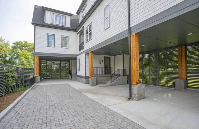 *2* Townhome Combo! 6 bd! Boutique Stays great for large groups!