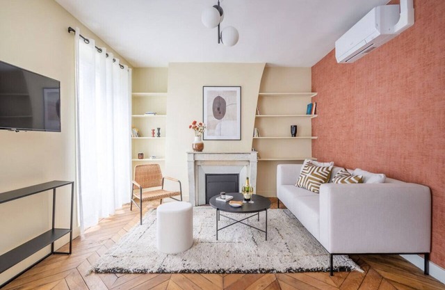 2.two Bedrooms#champs Elysées#arc de Triomphe#ac