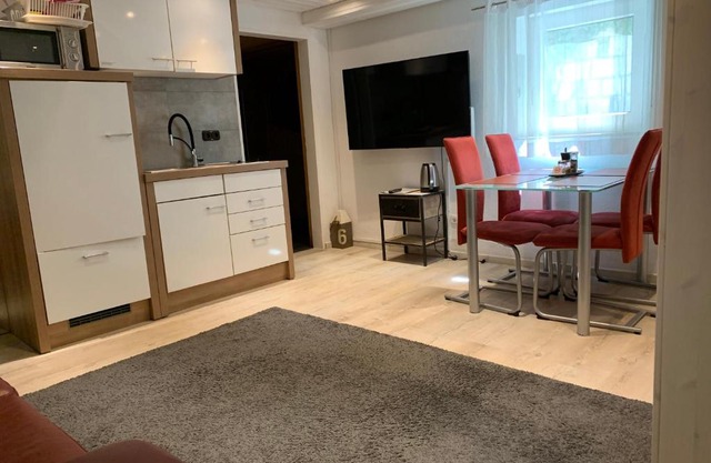 2-Zimmer-Whg im Souterrain Sauna extra Gebühr