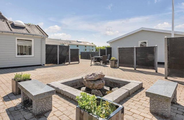 20 bedroom awesome home in Henne