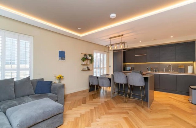 20 Hudson Quarter - City Centre - Free Parking