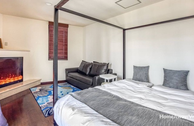 20 minutes from Minami Tatsumi Station, 260 km with free WIFI !!/ 20 minutes to Namba / Umeda 30 minutes / USJ 35 minutes / Kansai Airport 60 minutes / Maximum 18 people can be accommodated / 4 & 5 floors