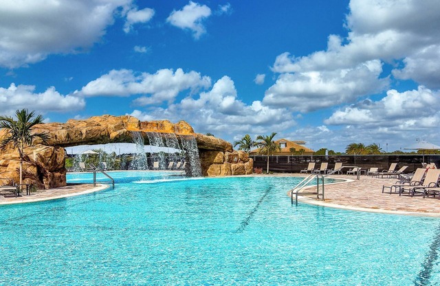 20% off Month-Long Stays! Golf Enthusiast's Paradise - Heated Pool, Tennis, Gated Community!