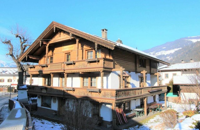 200 m² Accommodation ∙ 5 bedrooms ∙ 8 guests