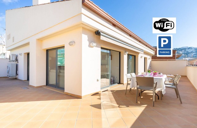 2000-FRANCESC MACIA Duplex with wifi near the beach