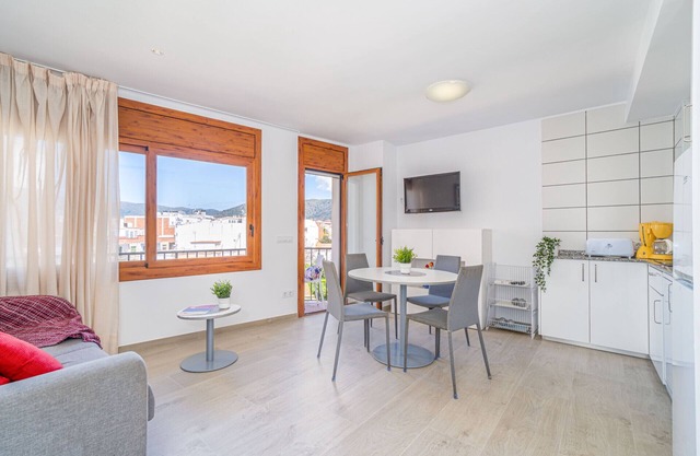 2008-AV DE RHODE Apartment with wifi near the beach
