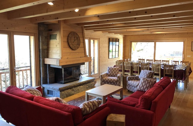 200m from the gondola, beautiful chalet for 15 people