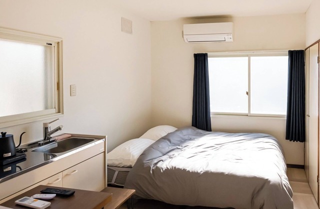 202 oneroom apartment for 12 people with bathroom and toilet free parking available/Hakodate Hokkaidō