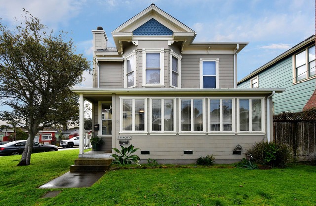2021 Remodeled Victorian in Excellent Location, Close to Beach and Downtown