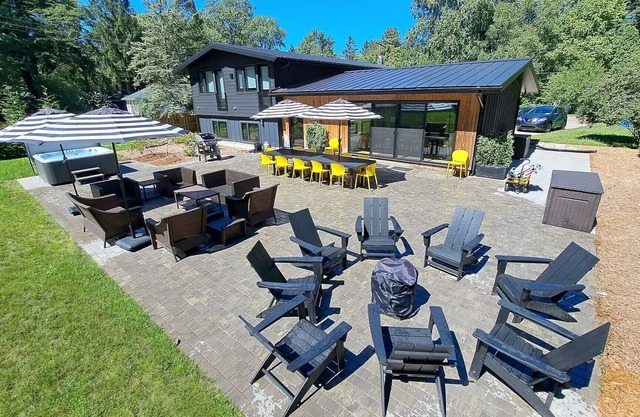 2026 Open Bright modern retreat w/private hot tub Beach1 Block Fire Pit