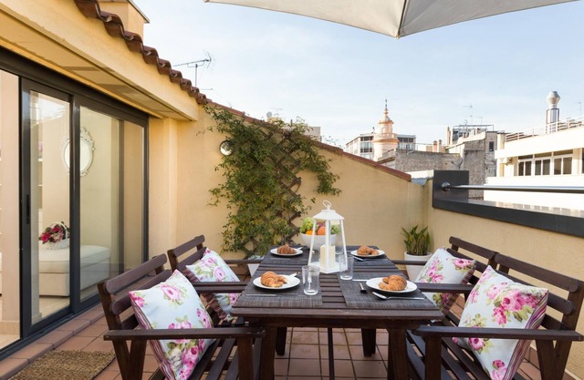 20km from Barcelona 100 meters train and the beach.matarolux15