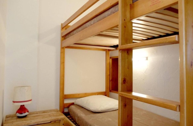 20m from ski slopes, 2nd floor, balcony, tv, ski locker, 31m², Tignes