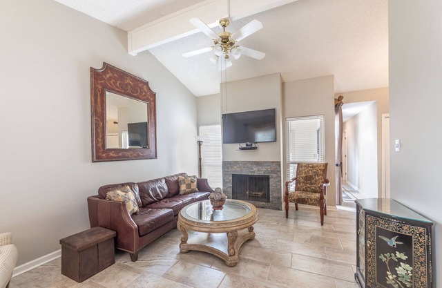 210-H Long Plantation Suites 1 or 2 Bedrooms - Monthly, Short Term, Long Term