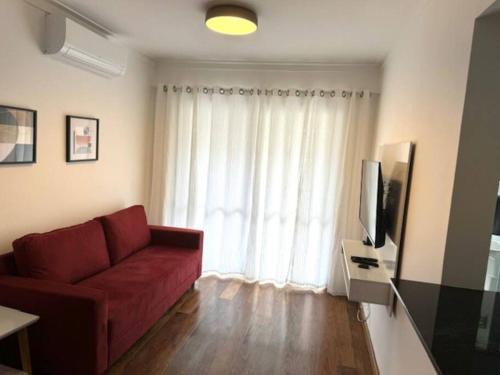 2104 -Em frente ao Hospital Albert Einstein e Estádio do Morumbi